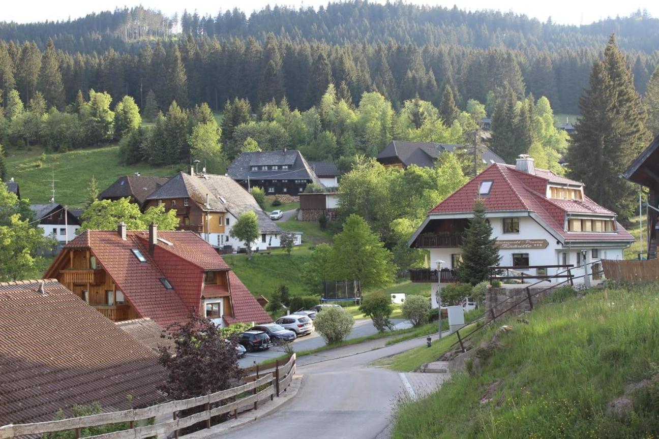 Schwarzwald-Hotel Kraeutle Feldberg  Exterior photo